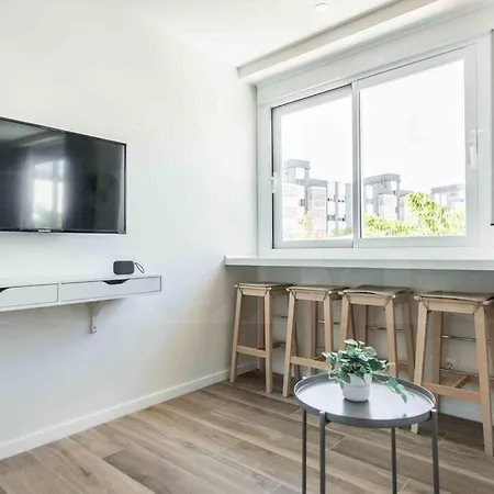 Apartment Authentic Minimalistic Near La Union By Rems Malaga